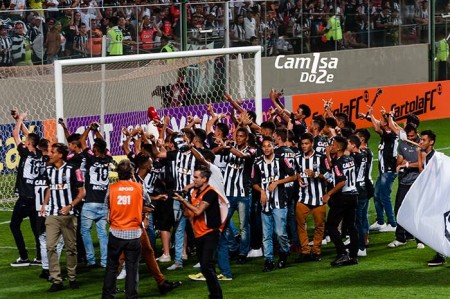 14516503 1093158247430299 6281629967550504509 n 450x299 - Eu na arquibancada - Atl&eacute;tico 3x1 Internacional