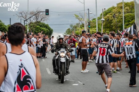 14572858 1123233134422810 836370439956636732 n 450x299 - Eu na arquibancada - Atl&eacute;tico 2x2 Flamengo (parte 2)
