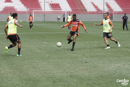 MG 9273 450x300 - Galeria de fotos - Atl&eacute;tico treina no Independ&ecirc;ncia (12/11/2016)