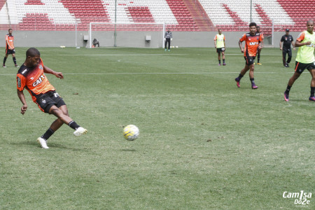 MG 9282 450x300 - Galeria de fotos - Atl&eacute;tico treina no Independ&ecirc;ncia (12/11/2016)