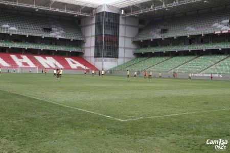 MG 9300 450x300 - Galeria de fotos - Atl&eacute;tico treina no Independ&ecirc;ncia (12/11/2016)