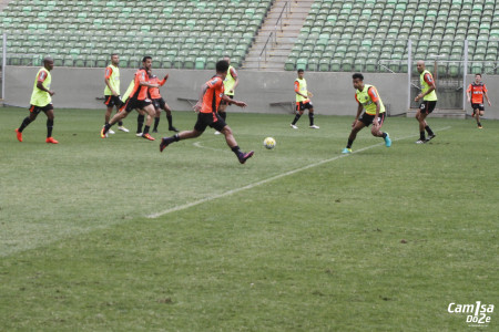 MG 9303 450x300 - Galeria de fotos - Atl&eacute;tico treina no Independ&ecirc;ncia (12/11/2016)