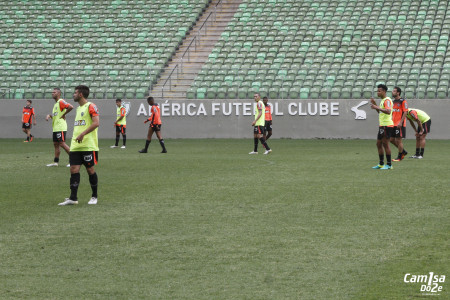 MG 9310 450x300 - Galeria de fotos - Atl&eacute;tico treina no Independ&ecirc;ncia (12/11/2016)