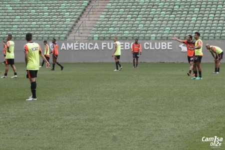 MG 9311 450x300 - Galeria de fotos - Atl&eacute;tico treina no Independ&ecirc;ncia (12/11/2016)