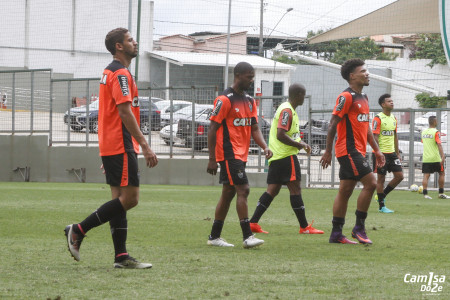 MG 9332 450x300 - Galeria de fotos - Atl&eacute;tico treina no Independ&ecirc;ncia (12/11/2016)