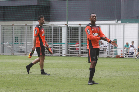 MG 9393 450x300 - Galeria de fotos - Atl&eacute;tico treina no Independ&ecirc;ncia (12/11/2016)