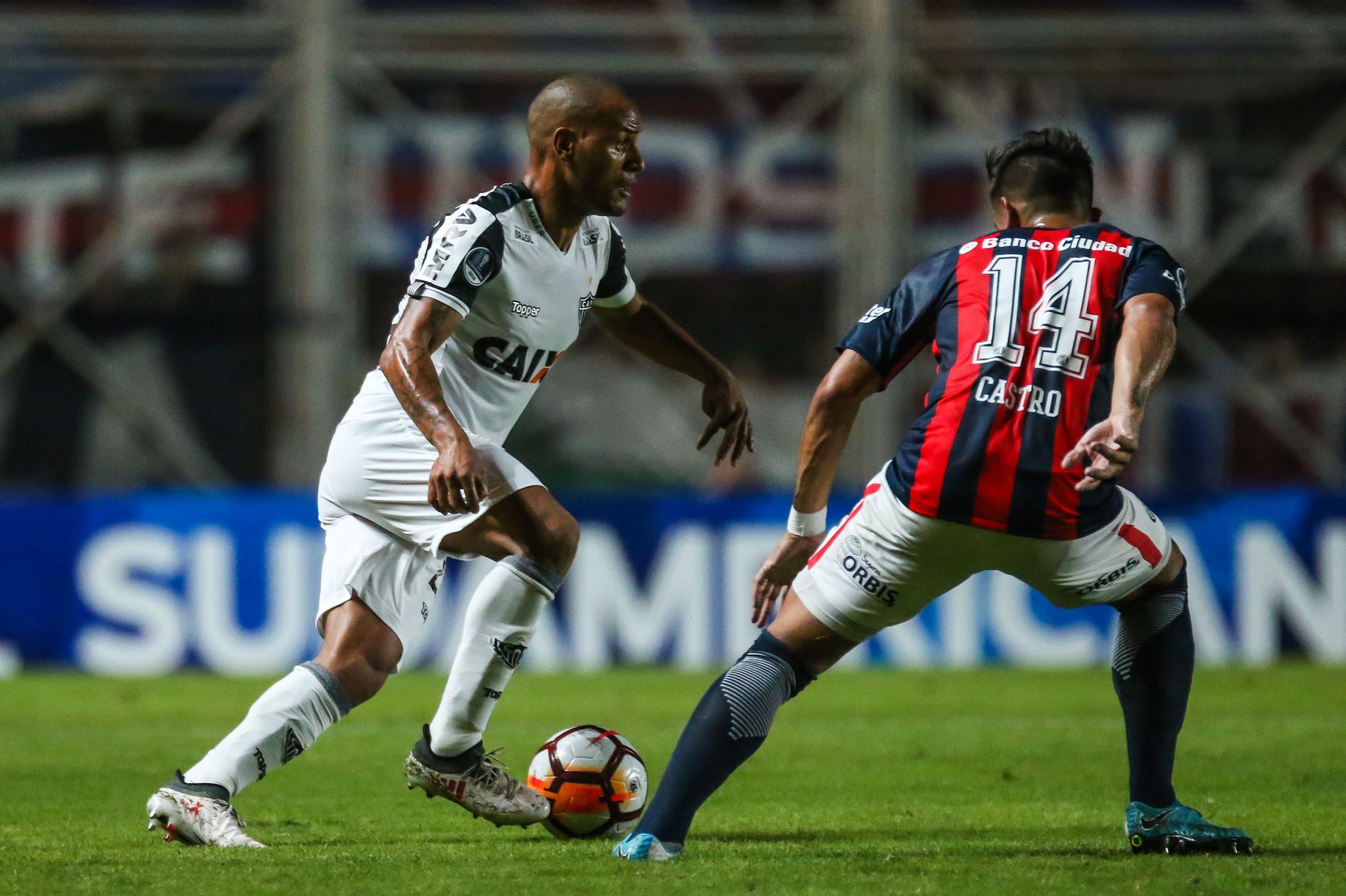 26526708847 d94453b80c o - Galo joga mal e perde na estreia da Sul-Americana