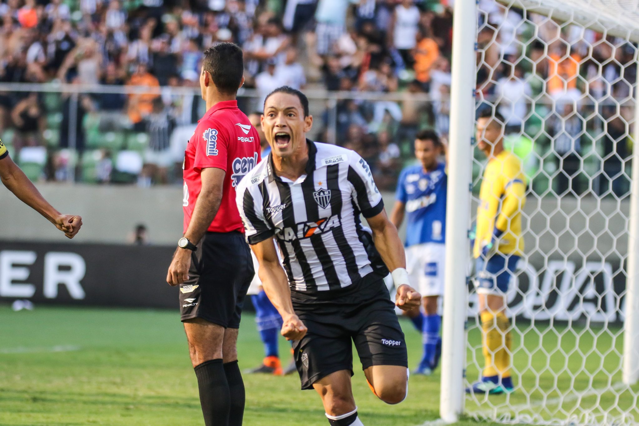 39356963140 5f0137d5d2 o - Galo bate rival no Horto e constr&oacute;i boa vantagem na decis&atilde;o do Mineiro