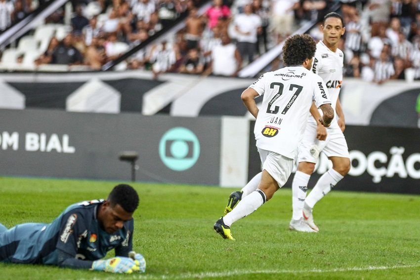 banco - Análise: Galo joga bem e controla o Botafogo em triunfo no Rio