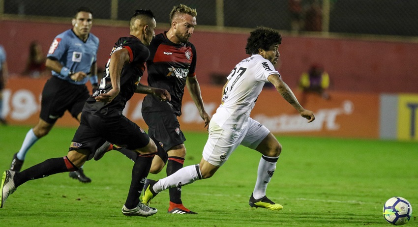 galo vitoria - Análise: Galo joga mal e esbarra nos erros técnicos na derrota em Salvador