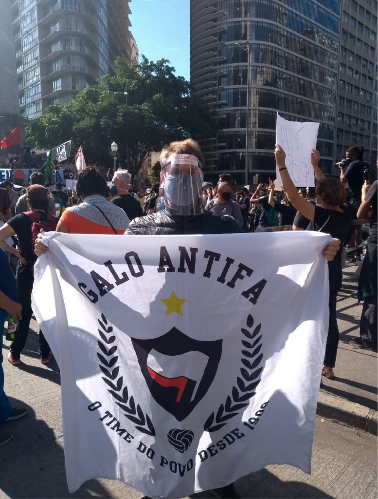 GALO ANTIF 01 1 777x1024 - Conheça os movimentos antifascistas criados por atleticanos